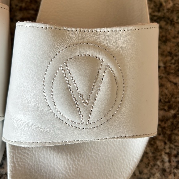 Valentino Samantha Logo Slides - Picture 8 of 9